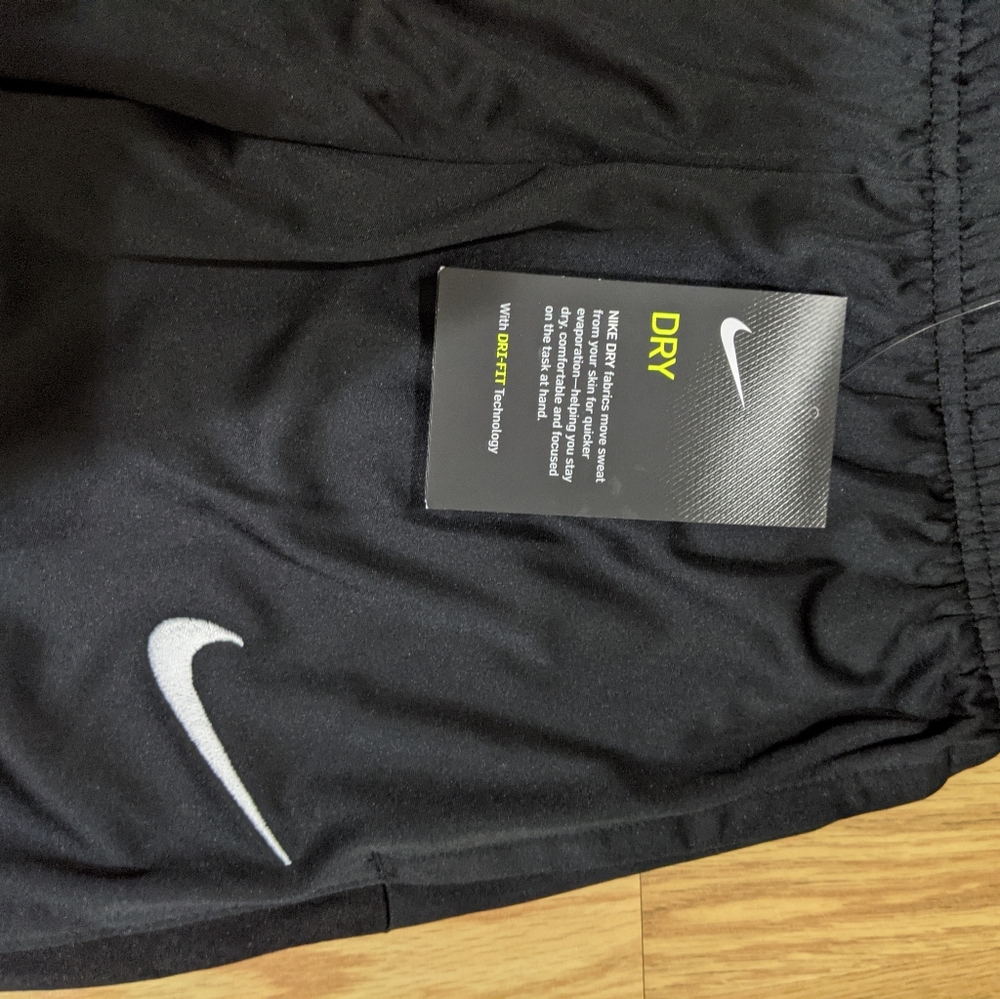 🖤NWT boys black Nike pants size Medium, 10/12